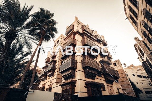 الرواشين القديمه في المدينة التاريخية في جدة، تصميم معماري عربي و إسلامي قديم، البيوت الأثرية في البلد التاريخي في جدة, أماكن سياحية تراثية شعبية في المملكة العربية السعودية، المعالم التاريخية في حي البلد