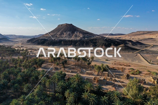 المرتفعات الجبلية في الباحة في مكة المكرمة, معالم سياحية مشهورة في المملكة العربية السعودية, الطبيعة الجبلية و التكوينات الصخرية, اماكن جذب و استقطاب السكان من كافة انحاء العالم, السماء الزرقاء الصافية، اماكن سياحية في السعودية