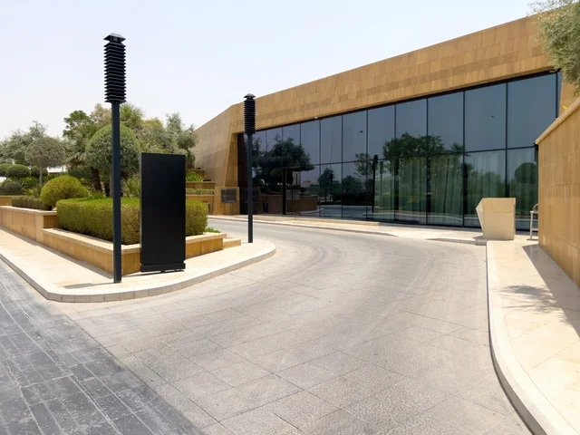 التصميم المعماري على الطراز الحديث ، الحي التجاري الحديث في العاصمة، حي ليسن فالي في الرياض، وجهة عصرية وراقية، مكاتب الشركات العالمية والمرافق التجارية والترفيهية، المطاعم والمقاهي الأنيقة ومناطق الفعاليات المفتوحة، أماكن ومساحات خضراء للمشي والاسترخاء