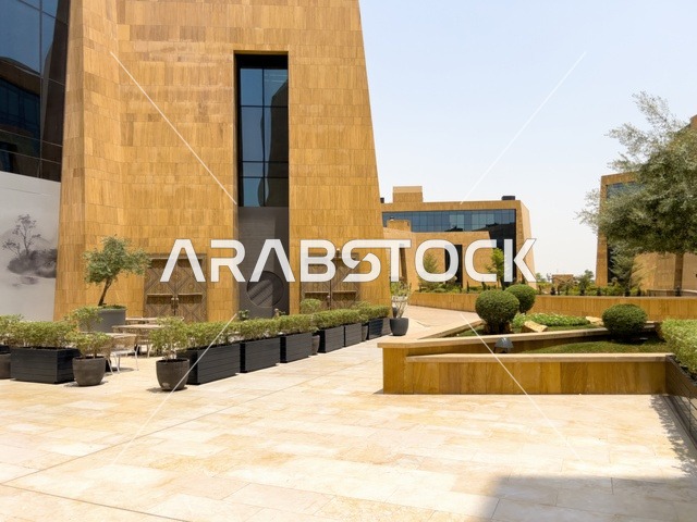 الحي التجاري الحديث في العاصمة، حي ليسن فالي في الرياض، وجهة عصرية وراقية، مكاتب الشركات العالمية والمرافق التجارية والترفيهية، المطاعم والمقاهي الأنيقة ومناطق الفعاليات المفتوحة، التصميم المعماري على الطراز الحديث ، أماكن ومساحات خضراء للمشي والاسترخاء