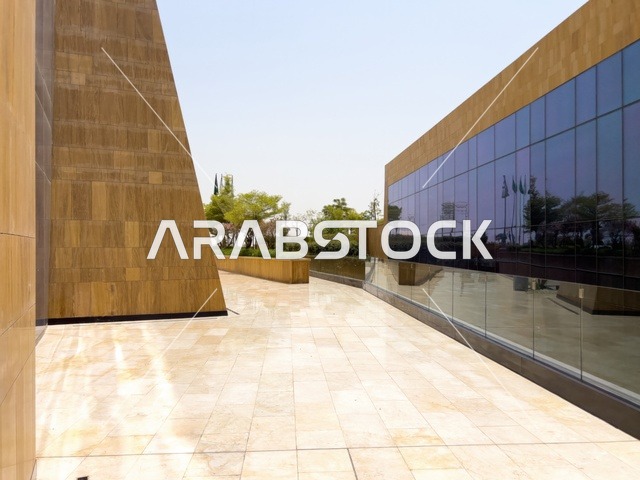 وجهة عصرية وراقية، التصميم المعماري على الطراز الحديث ، الحي التجاري الحديث في العاصمة، حي ليسن فالي في الرياض، مكاتب الشركات العالمية والمرافق التجارية والترفيهية، المطاعم والمقاهي الأنيقة ومناطق الفعاليات المفتوحة، أماكن ومساحات خضراء للمشي والاسترخاء