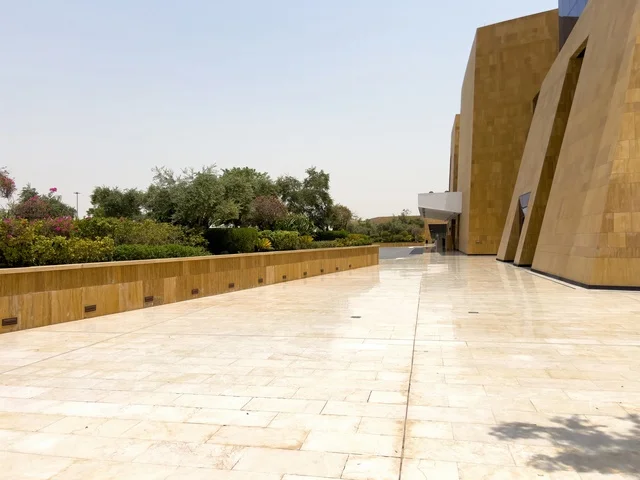 مكاتب الشركات العالمية والمرافق التجارية والترفيهية، وجهة عصرية وراقية، التصميم المعماري على الطراز الحديث ، الحي التجاري الحديث في العاصمة، حي ليسن فالي في الرياض، المطاعم والمقاهي الأنيقة ومناطق الفعاليات المفتوحة، أماكن ومساحات خضراء للمشي والاسترخاء