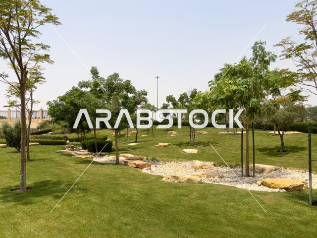 أماكن ومساحات خضراء للمشي والاسترخاء، المطاعم والمقاهي الأنيقة ومناطق الفعاليات المفتوحة، حي ليسن فالي في الرياض، مكاتب الشركات العالمية والمرافق التجارية والترفيهية، وجهة عصرية وراقية، التصميم المعماري على الطراز الحديث ، الحي التجاري الحديث في العاصمة