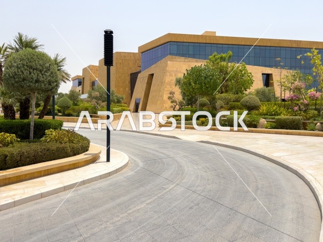 الحي التجاري الحديث في العاصمة، حي ليسن فالي في الرياض، وجهة عصرية وراقية، مكاتب الشركات العالمية والمرافق التجارية والترفيهية، المطاعم والمقاهي الأنيقة ومناطق الفعاليات المفتوحة، التصميم المعماري على الطراز الحديث ، أماكن ومساحات خضراء للمشي والاسترخاء