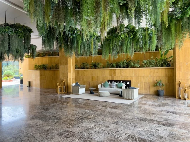 حي ليسن فالي في الرياض، مكاتب الشركات العالمية والمرافق التجارية والترفيهية، وجهة عصرية وراقية، التصميم المعماري على الطراز الحديث ، الحي التجاري الحديث في العاصمة، المطاعم والمقاهي الأنيقة ومناطق الفعاليات المفتوحة، أماكن ومساحات خضراء للمشي والاسترخاء