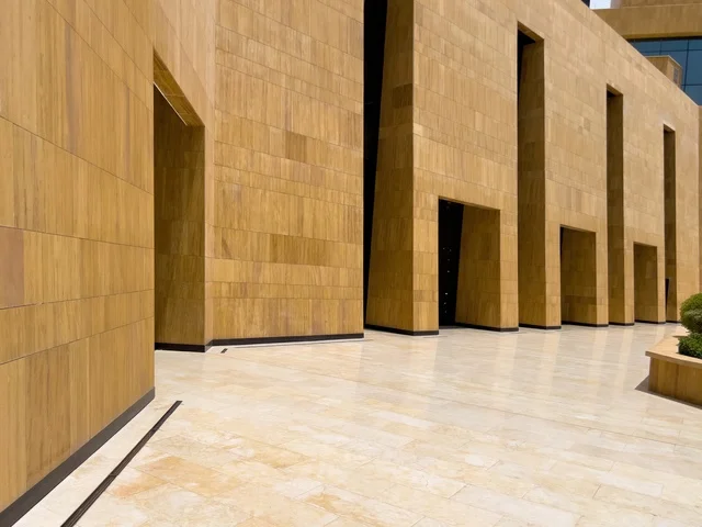 التصميم المعماري على الطراز الحديث ، الحي التجاري الحديث في العاصمة، حي ليسن فالي في الرياض، وجهة عصرية وراقية، مكاتب الشركات العالمية والمرافق التجارية والترفيهية، المطاعم والمقاهي الأنيقة ومناطق الفعاليات المفتوحة، أماكن ومساحات خضراء للمشي والاسترخاء