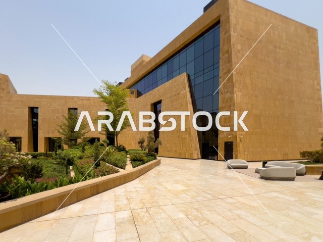 أماكن ومساحات خضراء للمشي والاسترخاء، المطاعم والمقاهي الأنيقة ومناطق الفعاليات المفتوحة، حي ليسن فالي في الرياض، مكاتب الشركات العالمية والمرافق التجارية والترفيهية، وجهة عصرية وراقية، التصميم المعماري على الطراز الحديث ، الحي التجاري الحديث في العاصمة