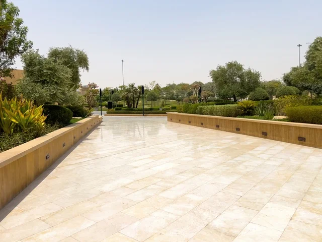 التصميم المعماري على الطراز الحديث ، الحي التجاري الحديث في العاصمة، حي ليسن فالي في الرياض، وجهة عصرية وراقية، مكاتب الشركات العالمية والمرافق التجارية والترفيهية، المطاعم والمقاهي الأنيقة ومناطق الفعاليات المفتوحة، أماكن ومساحات خضراء للمشي والاسترخاء