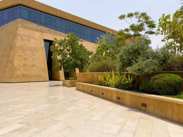 التصميم المعماري على الطراز الحديث ، الحي التجاري الحديث في العاصمة، حي ليسن فالي في الرياض، وجهة عصرية وراقية، مكاتب الشركات العالمية والمرافق التجارية والترفيهية، المطاعم والمقاهي الأنيقة ومناطق الفعاليات المفتوحة، أماكن ومساحات خضراء للمشي والاسترخاء