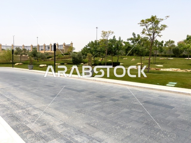 الحي التجاري الحديث في العاصمة، حي ليسن فالي في الرياض، وجهة عصرية وراقية، مكاتب الشركات العالمية والمرافق التجارية والترفيهية، المطاعم والمقاهي الأنيقة ومناطق الفعاليات المفتوحة، التصميم المعماري على الطراز الحديث ، أماكن ومساحات خضراء للمشي والاسترخاء