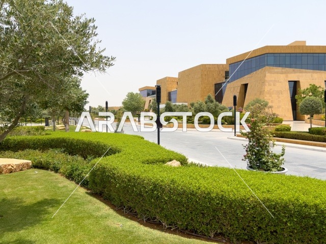 التصميم المعماري على الطراز الحديث ، الحي التجاري الحديث في العاصمة، حي ليسن فالي في الرياض، وجهة عصرية وراقية، مكاتب الشركات العالمية والمرافق التجارية والترفيهية، المطاعم والمقاهي الأنيقة ومناطق الفعاليات المفتوحة، أماكن ومساحات خضراء للمشي والاسترخاء