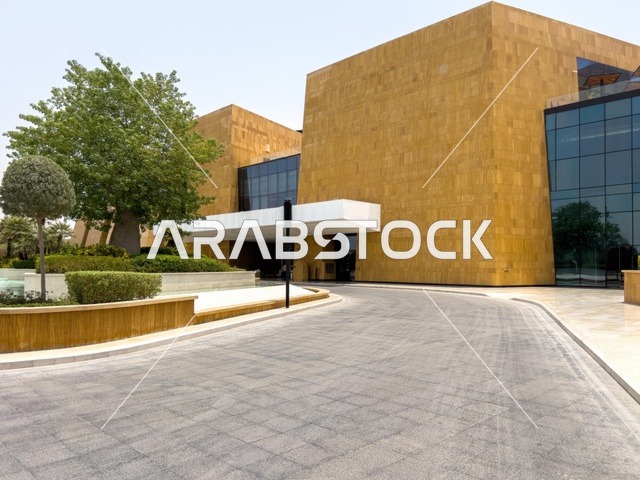 الحي التجاري الحديث في العاصمة، حي ليسن فالي في الرياض، وجهة عصرية وراقية، مكاتب الشركات العالمية والمرافق التجارية والترفيهية، المطاعم والمقاهي الأنيقة ومناطق الفعاليات المفتوحة، التصميم المعماري على الطراز الحديث ، أماكن ومساحات خضراء للمشي والاسترخاء