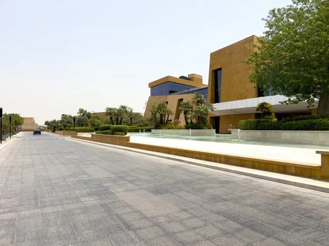 التصميم المعماري على الطراز الحديث ، الحي التجاري الحديث في العاصمة، حي ليسن فالي في الرياض، وجهة عصرية وراقية، مكاتب الشركات العالمية والمرافق التجارية والترفيهية، المطاعم والمقاهي الأنيقة ومناطق الفعاليات المفتوحة، أماكن ومساحات خضراء للمشي والاسترخاء