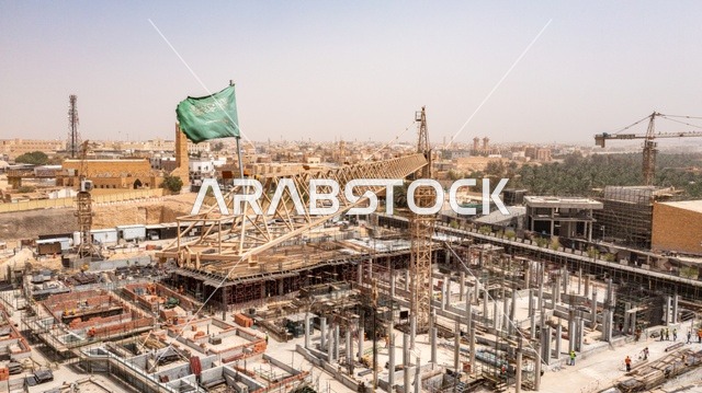 جذب واستقطاب السياح من انحاء العالم، المباني الأثرية والبيوت الطينية في حي الطريف في الدرعية القديمة، صورة درون لمعالم أثرية تاريخية مشهورة في الرياض، تأسيس الدولة السعودية الأولى 1727م، الفن الهندسي المعماري على الطراز القديم، مكان سياحي تراثي في السعودية