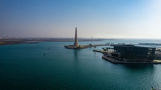 الفن الهندسي المعماري لجامعة الملك عبد الله للعلوم والتقنية، تصوير جوي لجامعة كاوست في مدينة ثول في جدة بالمملكة العربية السعودية، جامعة الملك عبد الله للعلوم والتقنية في ثول, صورة جويه، منارة جامعة الملك عبد الله، دليل لإرشاد السفن و البحارة في الليل.