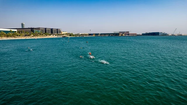 جامعة الملك عبد الله للعلوم والتقنية في ثول, الفن الهندسي المعماري لجامعة الملك عبد الله للعلوم والتقنية، تصوير جوي لجامعة كاوست في مدينة ثول في جدة بالمملكة العربية السعودية، صورة جويه، منارة جامعة الملك عبد الله، دليل لإرشاد السفن و البحارة في الليل.