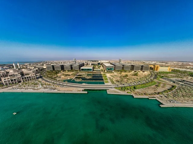 دليل لإرشاد السفن و البحارة، جامعة الملك عبد الله للعلوم والتقنية في ثول, الفن الهندسي المعماري لجامعة الملك عبد الله للعلوم والتقنية، تصوير جوي لجامعة كاوست في مدينة ثول في جدة بالمملكة العربية السعودية، صورة جويه، منارة جامعة الملك عبد الله.