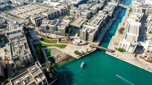 العمارة والفن الهندسي لجامعة الملك عبد الله للعلوم والتقنية، البحارة و دليل لإرشاد السفن، جامعة الملك عبد الله للعلوم والتقنية في ثول,  تصوير جوي لجامعة كاوست في مدينة ثول في جدة بالمملكة العربية السعودية، صورة جويه، منارة جامعة الملك عبد الله.