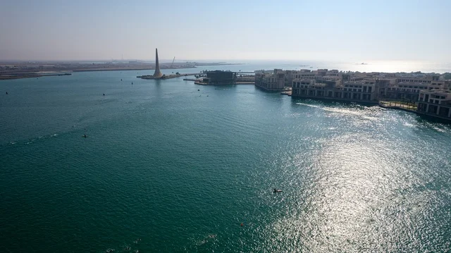 جامعة الملك عبد الله للعلوم والتقنية، البحارة و دليل لإرشاد السفن، جامعة الملك عبد الله للعلوم والتقنية في ثول,  تصوير جوي لجامعة كاوست في مدينة ثول في جدة بالمملكة العربية السعودية، صورة جويه، منارة جامعة الملك عبد الله.