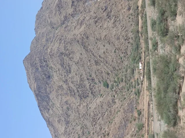 الطبيعة الصخرية لجبال السعودية, التضاريس في القمم الجبلية, التكوينات والتشكيلات الطبيعية الصخرية للمناطق المرتفعة, معالم سياحية مشهورة في مدينة الحجرة بمنطقة الباحة