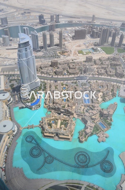 المعالم السياحية المشهورة في الإمارات العربية المتحدة، التوسع والتطور العمراني للأبراج وناطحات السحاب، الفن الهندسي المعماري على الطراز الحديث والمتطور للمنشآت والمباني السكنية في دبي، جذب واستقطاب السياح من شتى أنحاء العالم