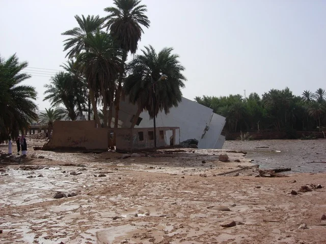 سيول مياه الامطار محافظة حقل في المملكة العربية السعودية ،  صورة لأثار تجريف الارض في مدينة تبوك ،  مناظر طبيعيه ، معالم تبوك