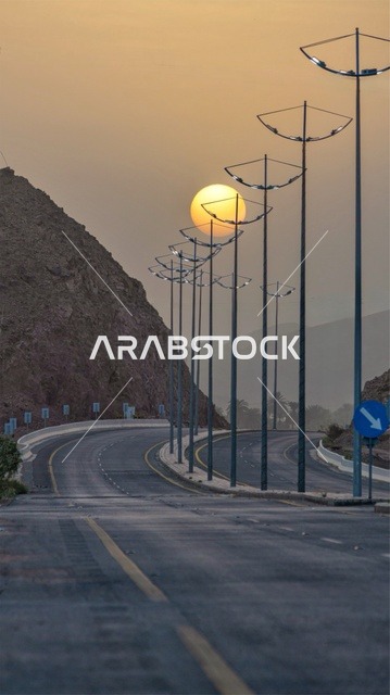 تدعيم الطرقات وتقديم الخدمات العامة، عمود الانارة في احدى شوارع نجران في المملكة العربية السعودية ، إضاءة وإنارة الشارع