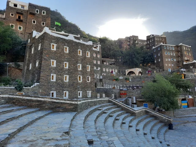 بيوت اثرية تاريخية قديمة ، جولة في قرية رجال ألمع التراثية في منطقة عسير ، معالم محافظة رجال ألمع السياحية ، أماكن تاريخية مشهورة في المملكة العربية السعودية