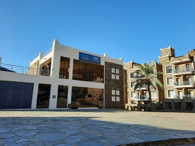 معالم محافظة رجال ألمع السياحية ، أماكن تاريخية مشهورة في المملكة العربية السعودية، جولة في قرية رجال ألمع التراثية في منطقة عسير ، بيوت اثرية تاريخية قديمة