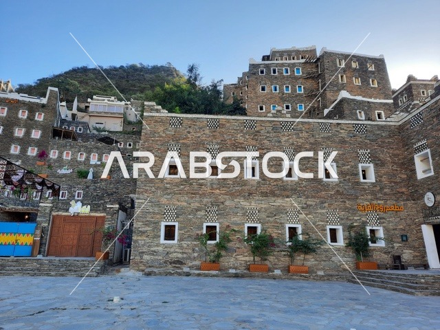 أماكن تاريخية مشهورة في المملكة العربية السعودية، جولة في قرية رجال ألمع التراثية في منطقة عسير ، بيوت اثرية تاريخية قديمة ، معالم محافظة رجال ألمع السياحية