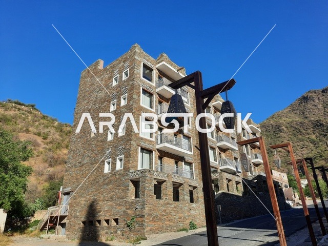 جولة في قرية رجال ألمع التراثية في منطقة عسير ، بيوت اثرية تاريخية قديمة ، معالم محافظة رجال ألمع السياحية ، أماكن تاريخية مشهورة في المملكة العربية السعودية