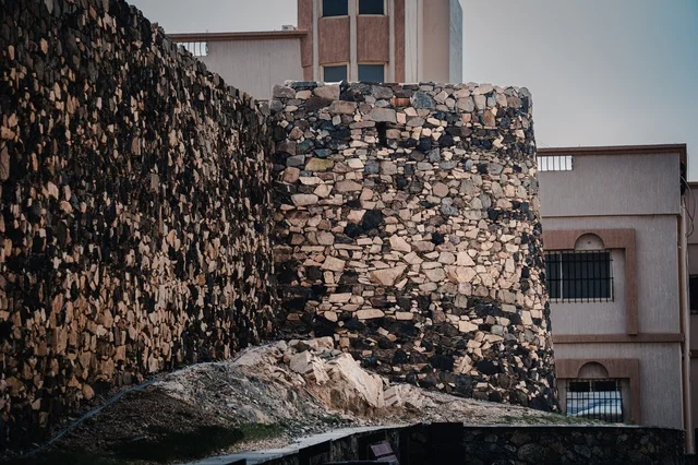 The historic military fortress of Shamsan in the city of Abha in the Asir region, built from stones and trunks of juniper trees, is one of the archaeological and heritage tourist attractions in Saudi Arabia.