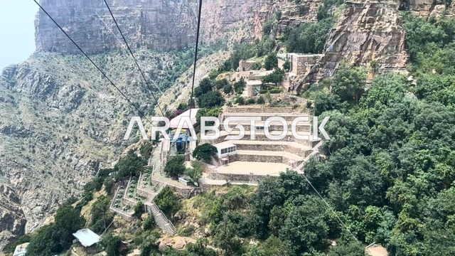 تصوير بانورامي للمدرجات الزراعية فى قرية الحبلة فى أبها جنوب المملكة العربية السعودية،  القمم الجبلية والمرتفعات في منطقة عسير, معالم السياحة في المملكة, المباني والبيوت الحجرية التراثية، مناطق وأماكن سياحية مشهورة, البيئة الطبيعيه الجبلية