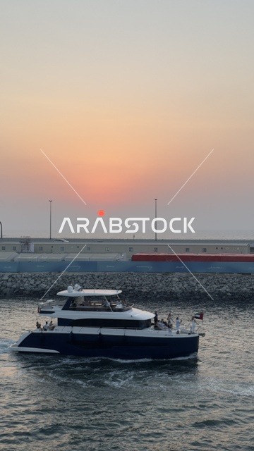 الواجهة البحرية في دبي ، معالم سياحية مشهورة  ، الفن الهندسي والمعماري ، المناظر الطبيعية في دبي ، موانئ مرافئ