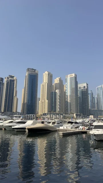 الابراج وناطحات السحاب، الواجهة البحرية في دبي ، معالم سياحية مشهورة  ، الفن الهندسي والمعماري ، المناظر الطبيعية في دبي ، موانئ مرافئ