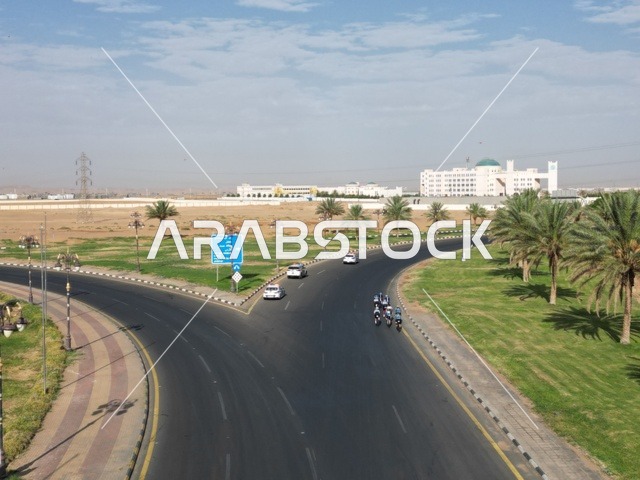 فعاليات وسباقات الدراجات، أنشطة بدنية متنوعة، حركة السيارات في الشوارع والطرق الاسفلتية المعبدة، المعالم الطبيعية في مدينة تبوك، الأماكن السياحية المشهورة في المملكة العربية السعودية ، المحافظة على الصحة واللياقة الجسدية