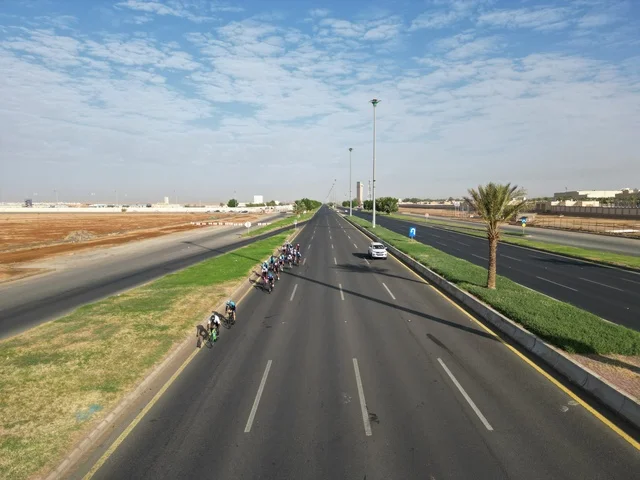 المعالم الطبيعية في مدينة تبوك، فعاليات وسباقات الدراجات، أنشطة بدنية متنوعة، حركة السيارات في الشوارع والطرق الاسفلتية المعبدة، الأماكن السياحية المشهورة في المملكة العربية السعودية ، المحافظة على الصحة واللياقة الجسدية