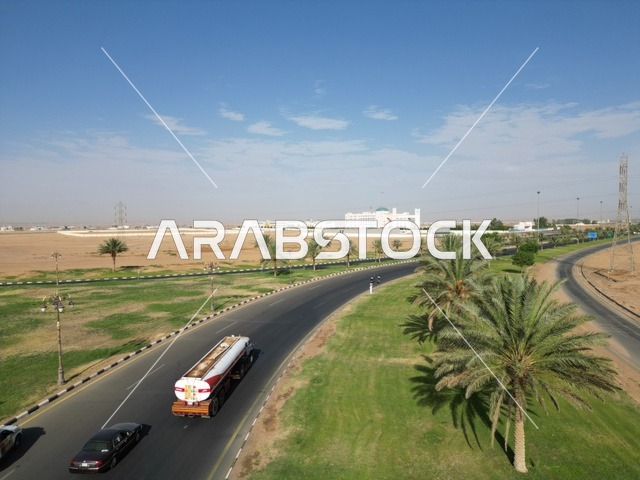 فعاليات وسباقات الدراجات، أنشطة بدنية متنوعة، حركة السيارات في الشوارع والطرق الاسفلتية المعبدة، المعالم الطبيعية في مدينة تبوك، الأماكن السياحية المشهورة في المملكة العربية السعودية ، المحافظة على الصحة واللياقة الجسدية