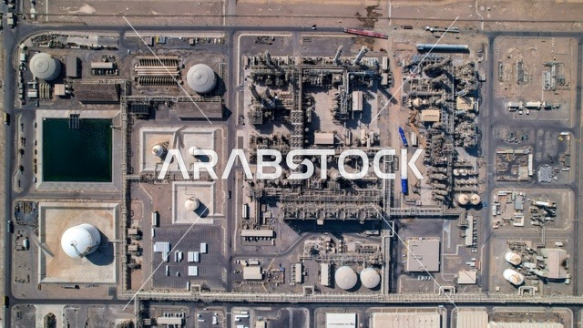 تصوير درون جوي لمصانع ينبع الصناعية الهندسية  في المملكة العربية السعودية، النهضة بالاقتصاد الوطني السعودي، تكرير النفط والغاز, مفهوم هندسة البترول في دول الخليج, صناعات ومشاريع بتروكيماوية