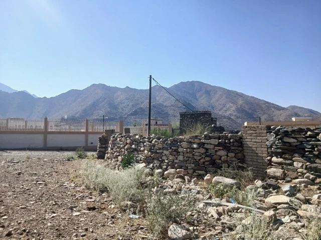 الفن الهندسي المعماري على الطراز القديم للبيوت والمنازل في منطقة الباحة، مكان جذب واستقطاب السائحين، معلم سياحي مشهور، المملكة العربية السعودية