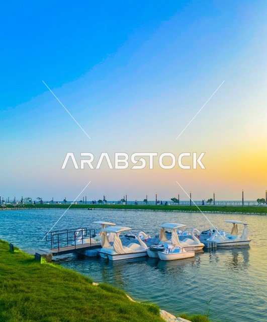 اطلالة على كورنيش الخبر في مدينة الدمام، الأماكن السياحية الساحلية المشهورة في المملكة العربية السعودية, مناطق الرحلات والجولات البحرية الترفيهية, استقطاب وجذب السائحين من جميع أنحاء العالم