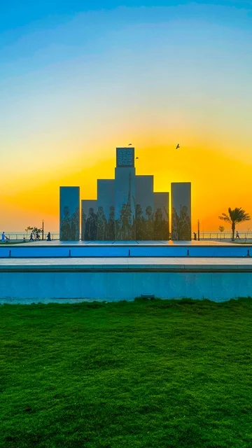 اطلالة على كورنيش الخبر في مدينة الدمام، الأماكن السياحية الساحلية المشهورة في المملكة العربية السعودية, مناطق الرحلات والجولات البحرية الترفيهية, استقطاب وجذب السائحين من جميع أنحاء العالم