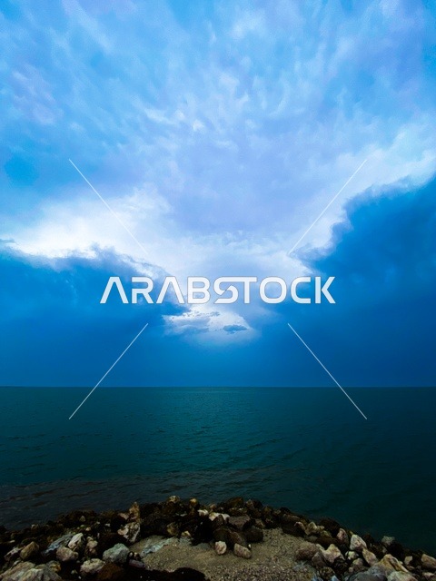 اطلالة على كورنيش الخبر في مدينة الدمام، الأماكن السياحية الساحلية المشهورة في المملكة العربية السعودية, مناطق الرحلات والجولات البحرية الترفيهية, استقطاب وجذب السائحين من جميع أنحاء العالم