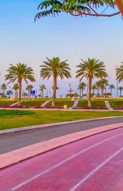 Areas for recreational marine trips and tours, architectural engineering artworks amidst the marine nature, the Khobar Corniche in the city of Dammam, famous coastal tourist attractions in the Kingdom of Saudi Arabia, attracting and drawing tourists from all over the world.