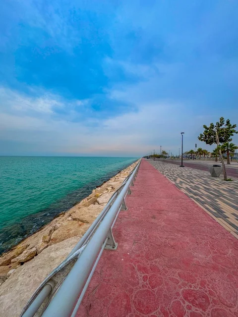 The waterfront and the Corniche of Dammam are family entertainment places and landmarks, a tourist destination to attract tourists to the Kingdom of Saudi Arabia, featuring architectural engineering artworks amidst the marine nature.