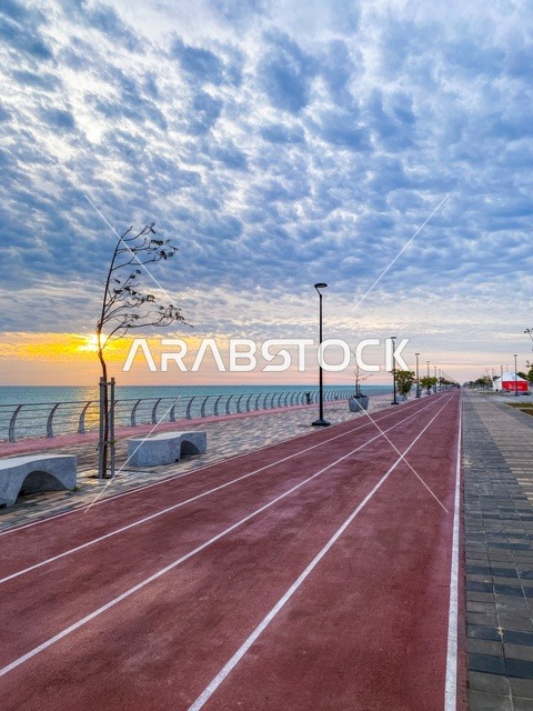 أماكن ومعالم ترفيهية عائلية، الواجهة البحريه وكورنيش الدمام، وجهه سياحية لجذب السياح إلى المملكة العربية السعودية، الأعمال الفنية الهندسية المعمارية وسط الطبيعة البحرية