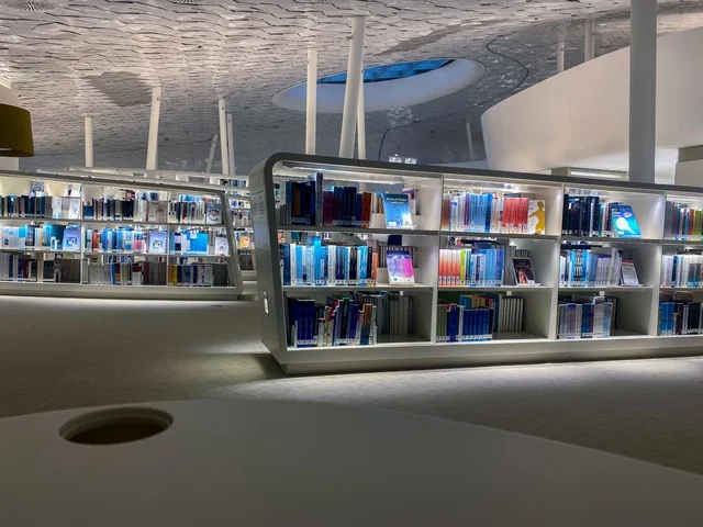 The interior design of the Ithra Library in Dhahran, Saudi Arabia, the King Abdulaziz Center for World Culture, a beacon of culture and thought, famous cultural landmarks, architectural engineering art, exhibitions and libraries, tourism in Saudi Arabia.