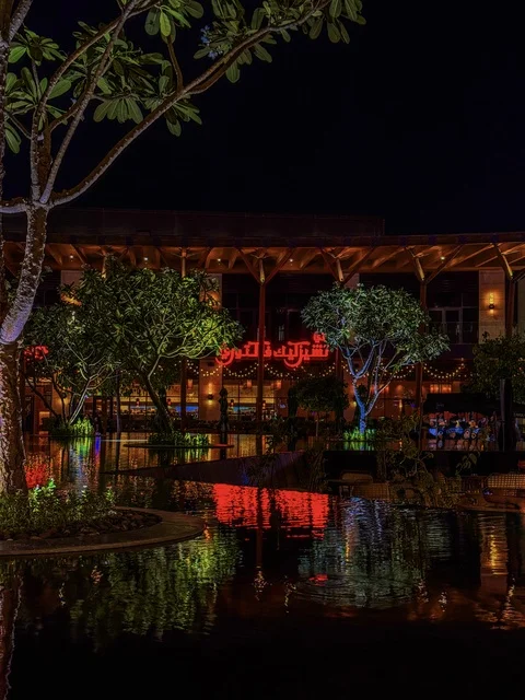 أماكن سياحية في مدينة الخبر بالمملكة العربية السعودية ، جلسات رائعة وهادئة ، تصاميم وديكورات مميزة ، السياحة في السعودية ، مطاعم وكافيهات أجدان ووك في الخبر بالسعودية