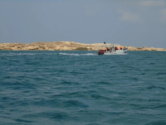 وجهات سياحية في السعودية ، جزيرة فرسان جنوب البحر الأحمر بمنطقة جازان في المملكة العربية السعودية ، جزر منطقة جازان .