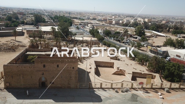 القصور والقلاع التراثية التاريخية لاستقبال الحجاج قديما، قلعة تبوك الإسلامية الحجرية ، الفن الهندسي المعماري على الطراز العربي الإسلامي القديم، معالم أثرية سياحية مشهورة في المملكة العربية السعودية